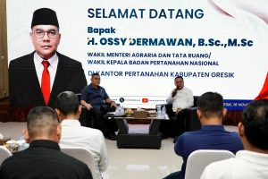 Kunjungi Kantah Kabupaten Gresik, Wamen Ossy Tekankan Soal Pengelolaan Pertanahan yang Adil, Merata, dan Berkesinambungan dengan Ekonomi